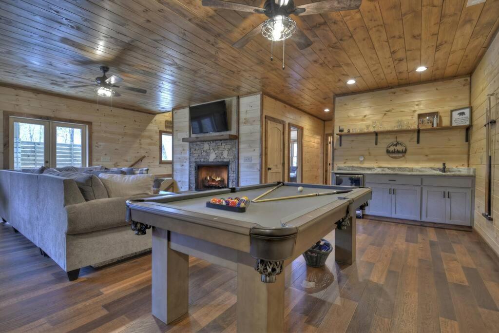 הוילה בלו רידג' Rosewood Retreat - Hot Tub Fire Pit Pool Table מראה חיצוני תמונה